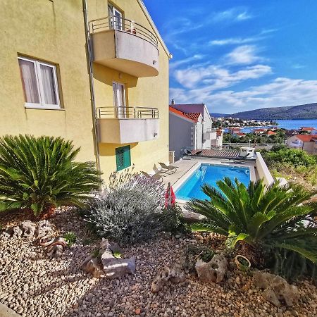 Apartments Villa Jelena Сегет Враница Екстериор снимка