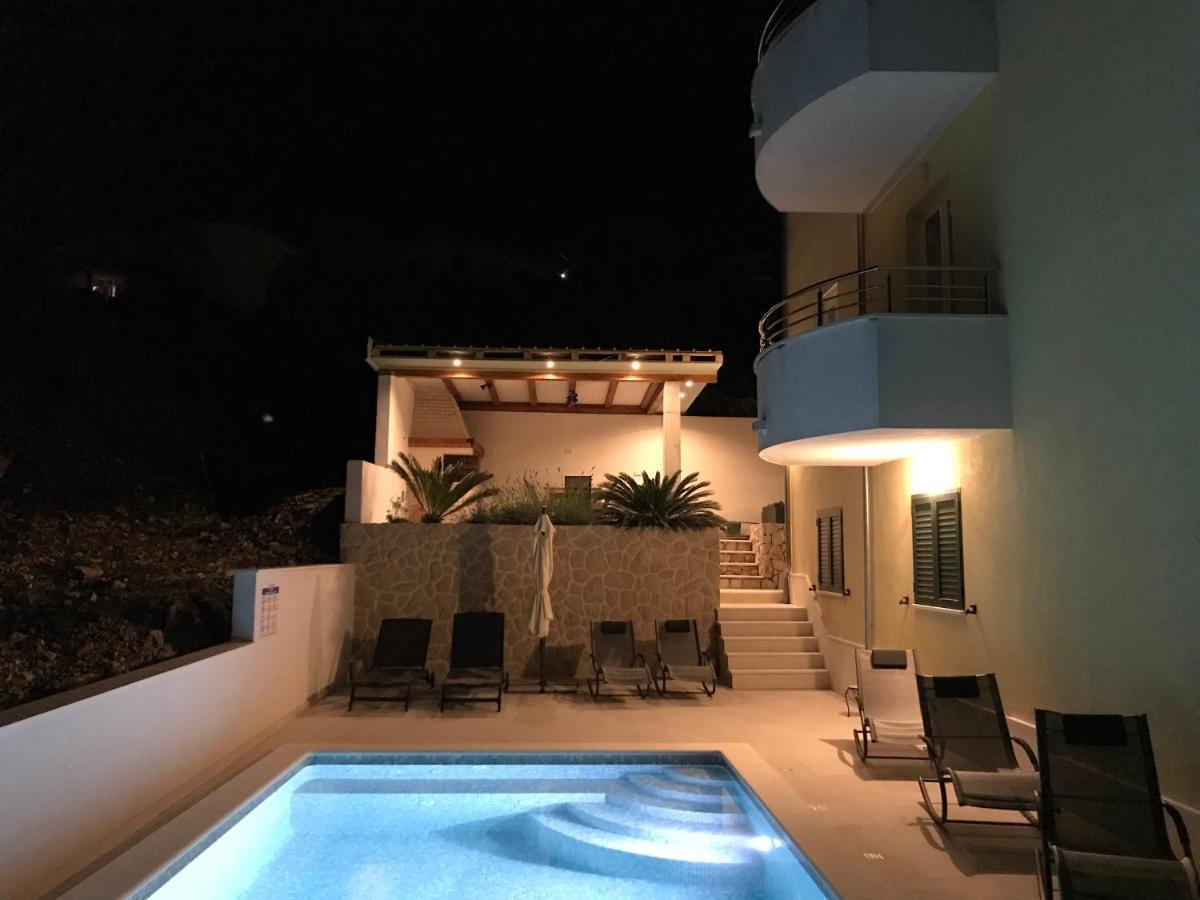 Apartments Villa Jelena Сегет Враница Екстериор снимка