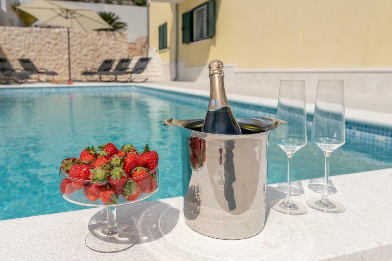 Apartments Villa Jelena Сегет Враница Екстериор снимка