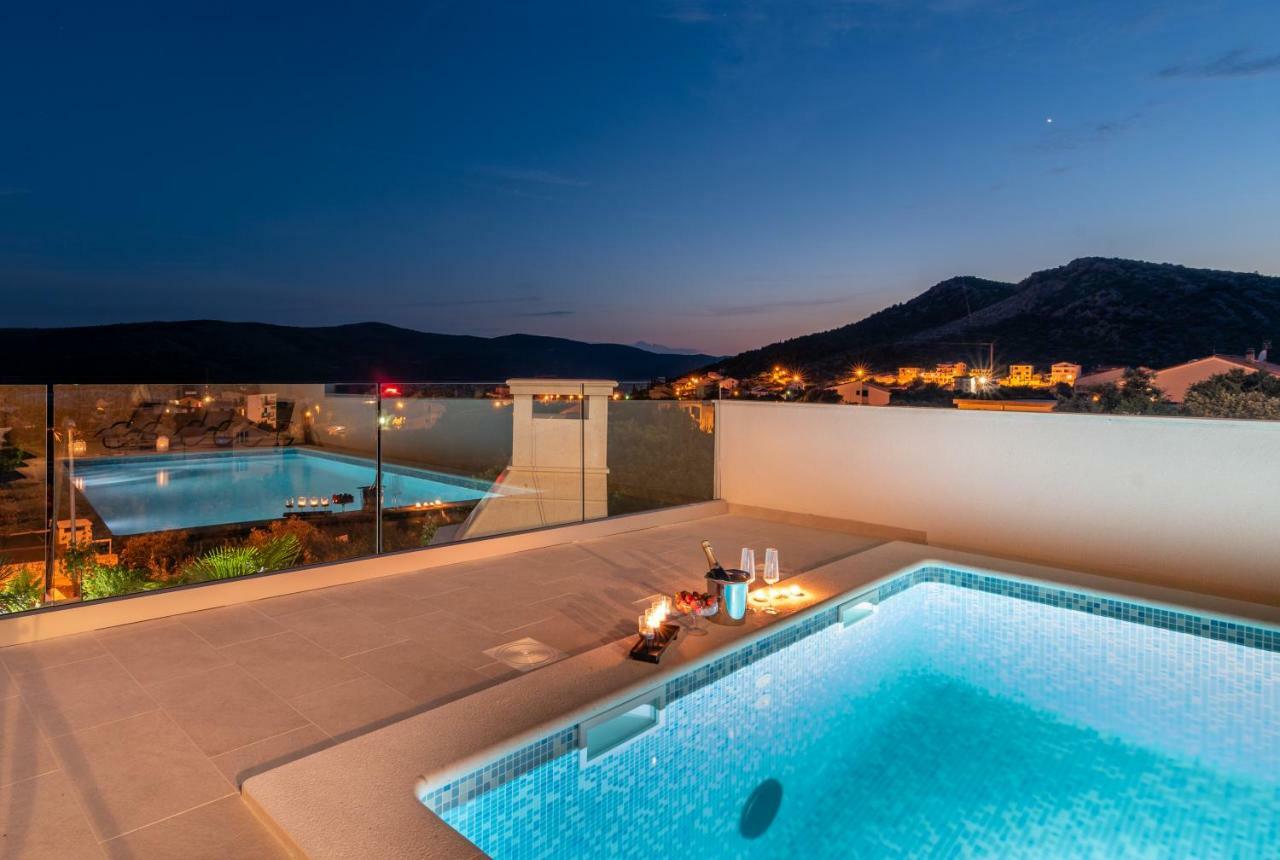 Apartments Villa Jelena Сегет Враница Екстериор снимка