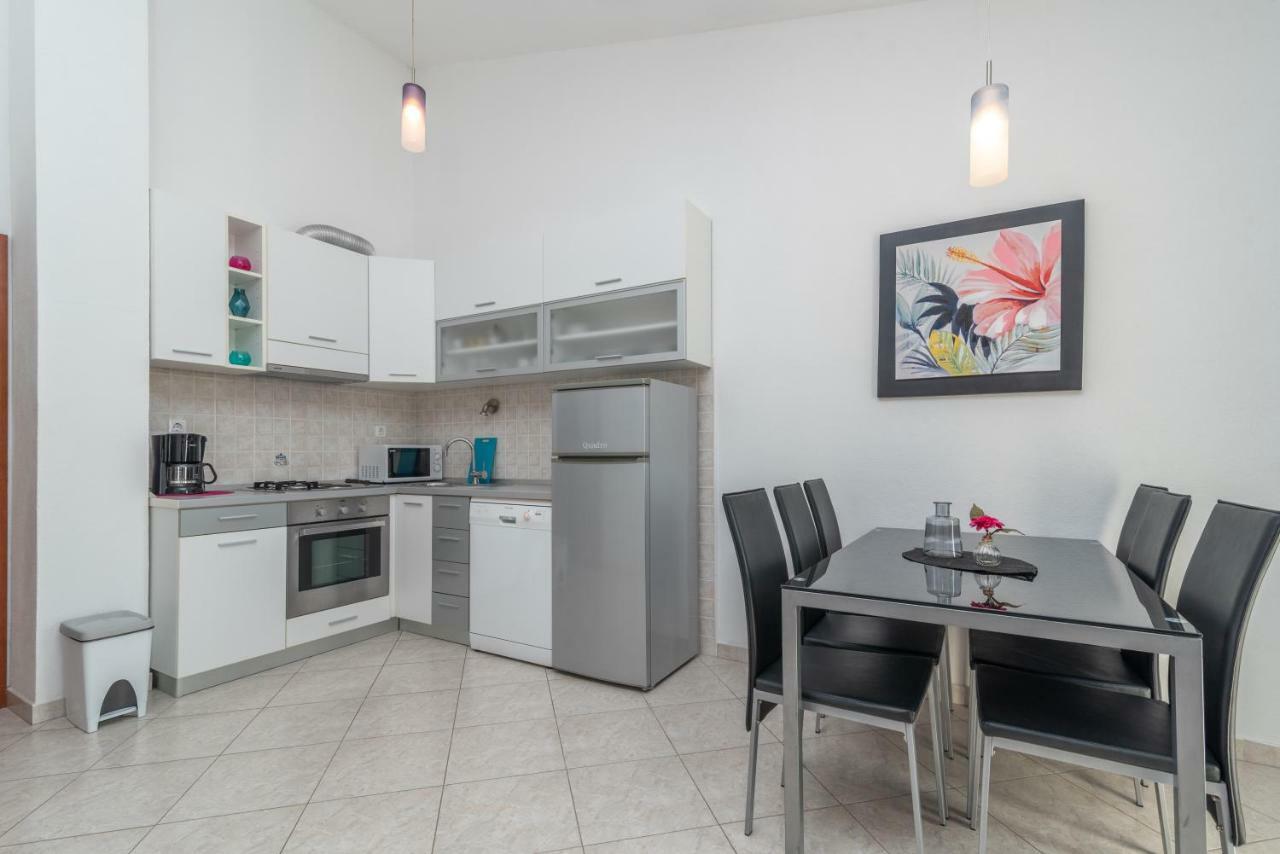 Apartments Villa Jelena Сегет Враница Екстериор снимка