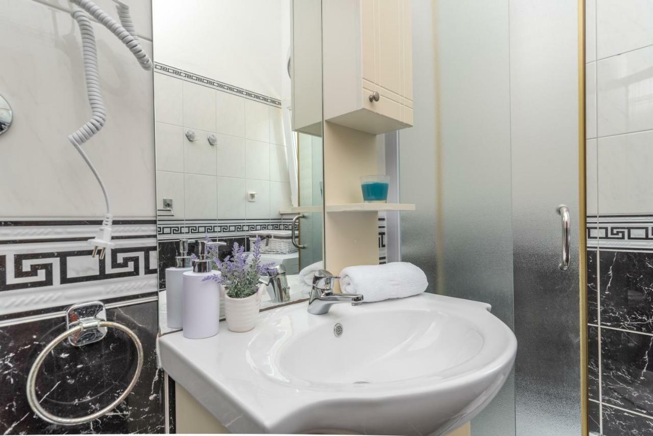 Apartments Villa Jelena Сегет Враница Екстериор снимка